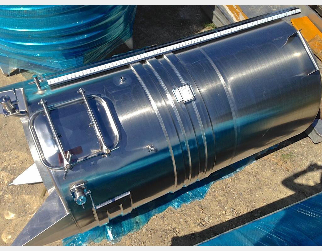 Cuve fermée sur pieds en INOX - Volume : 4200 litres