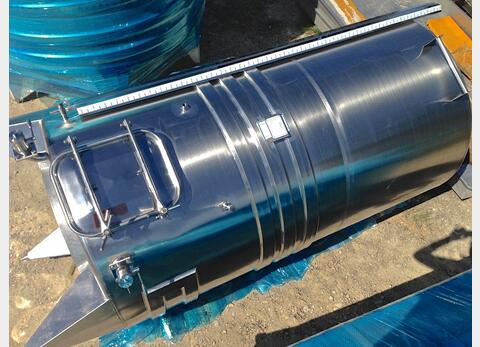 Cuve fermée sur pieds en INOX - Volume : 4200 litres