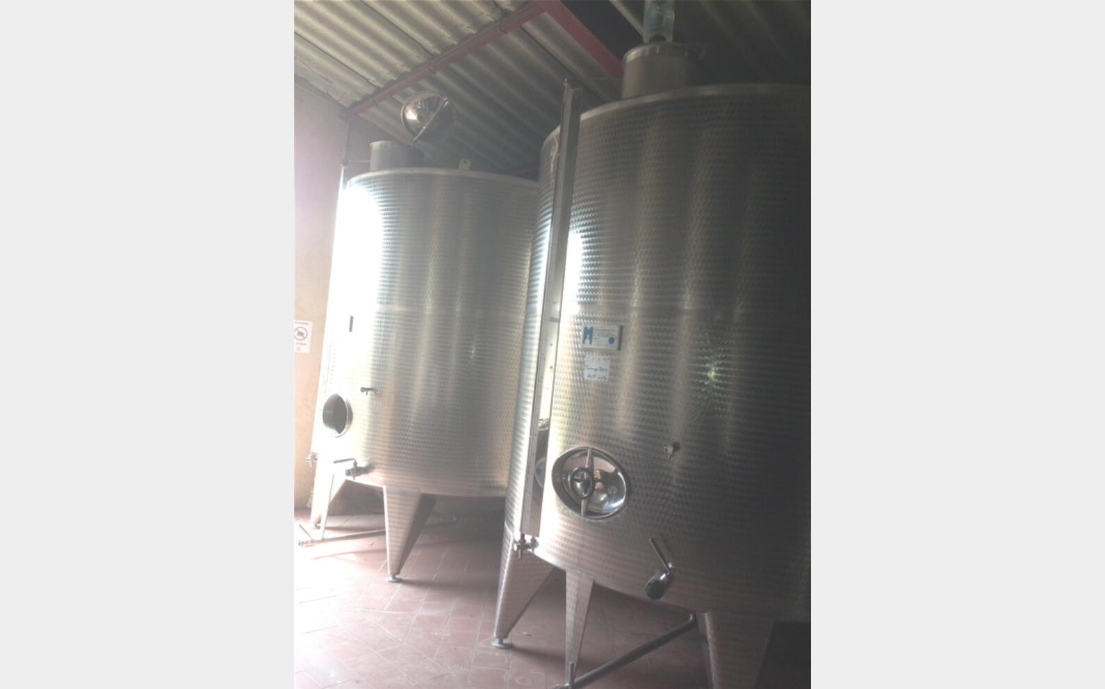 Cuve inox cylindrique verticale
