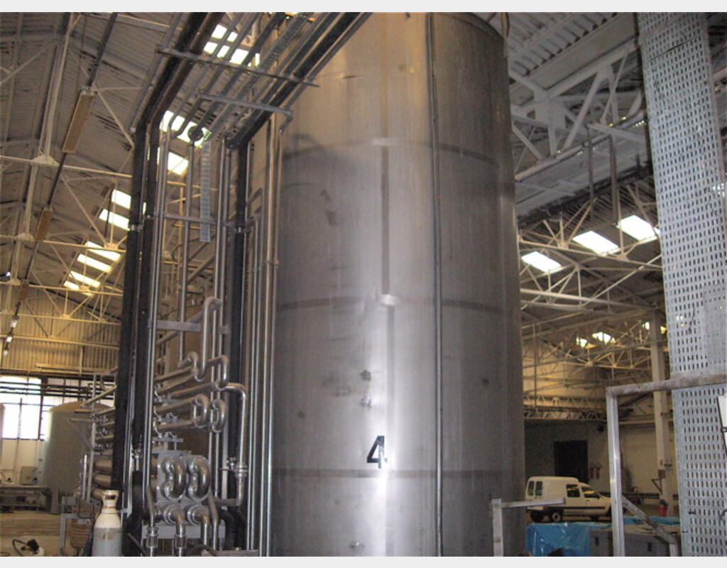 Cuve de stockage verticale de 30 m3 - INOX 304, Isoléé , agitée