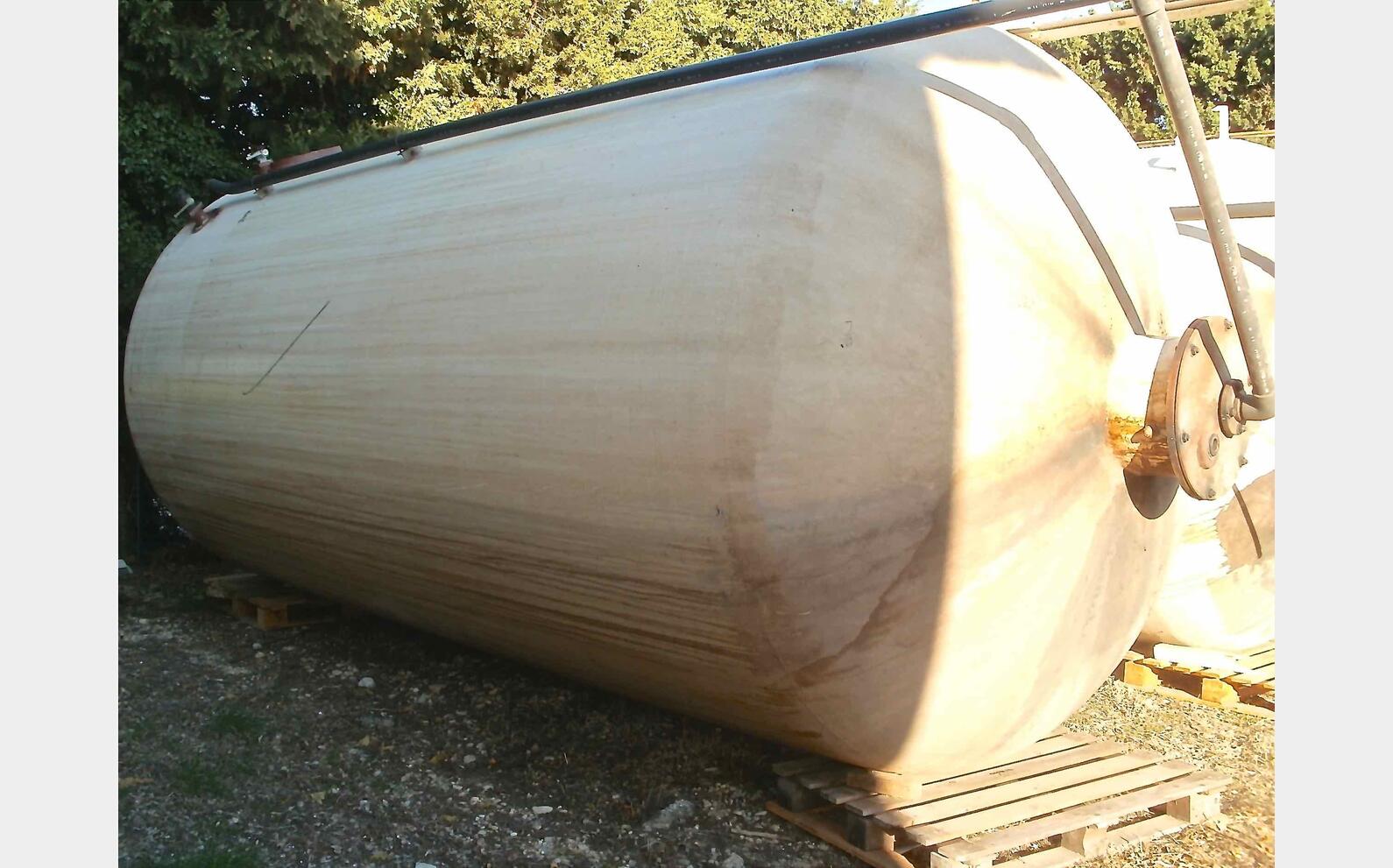Cuve fibre fond plat Volume : 25 000 litres (250 hls)