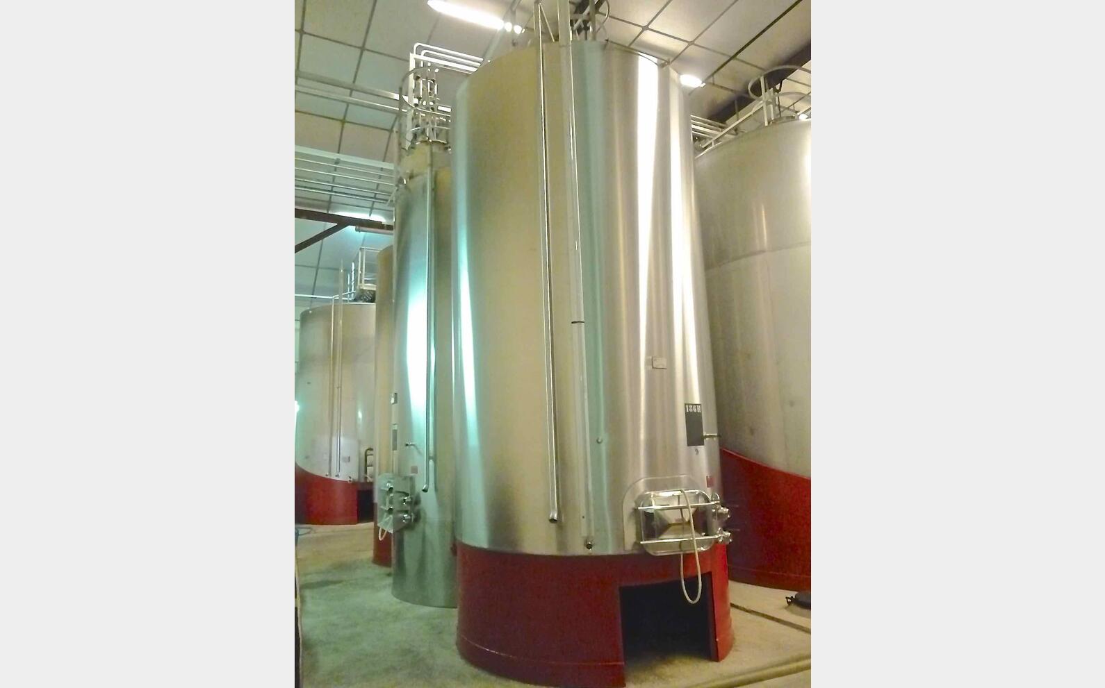 Cuve inox stockage Volume : 185 HLS (18500 litres)
