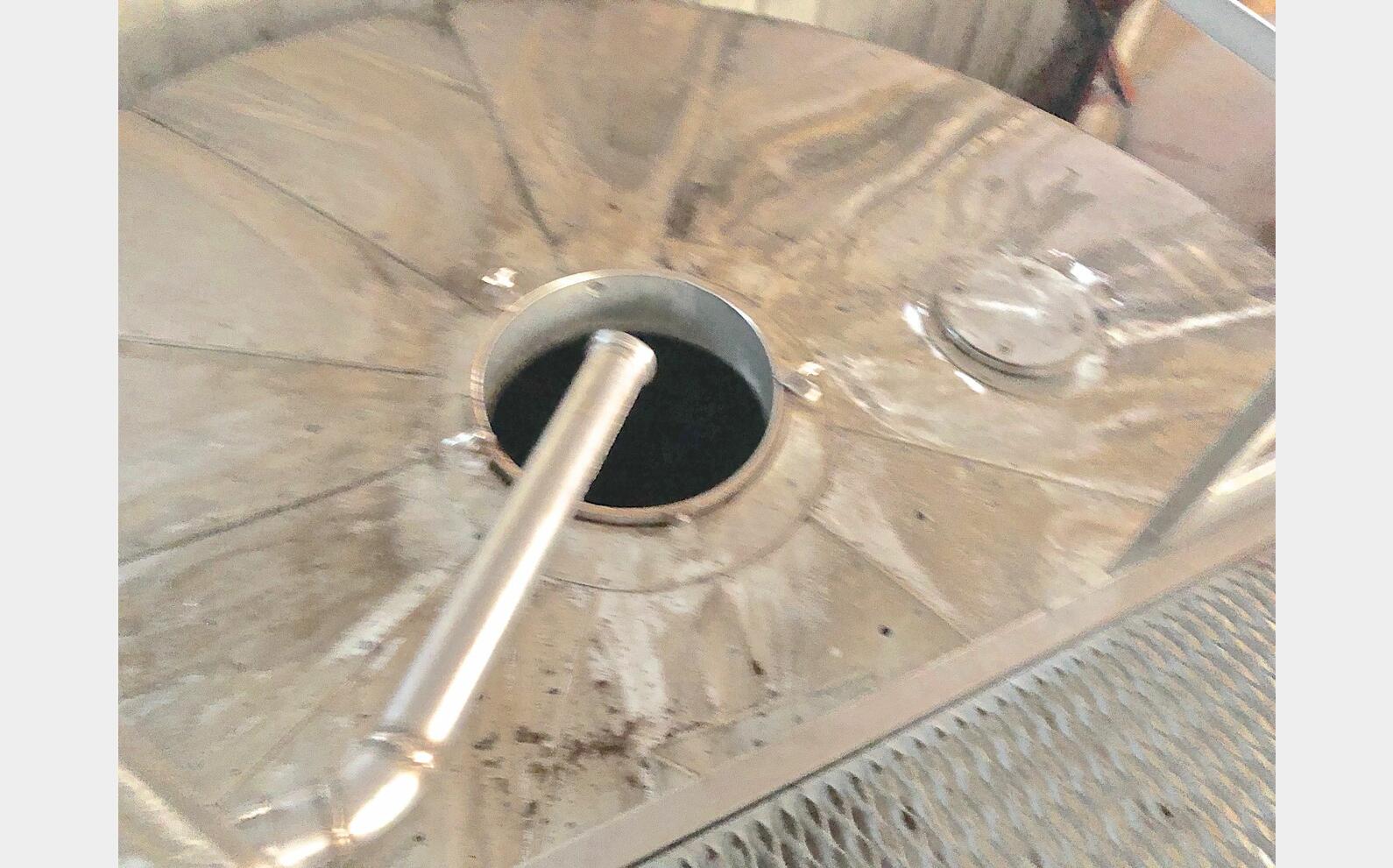 Cuve inox cylindrique verticale