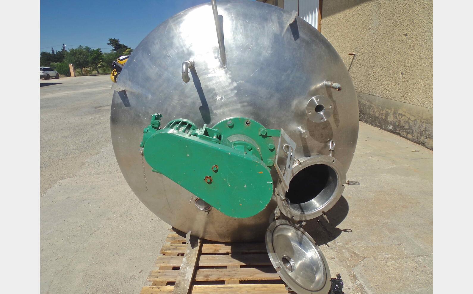Cuve inox agit&eacute;e