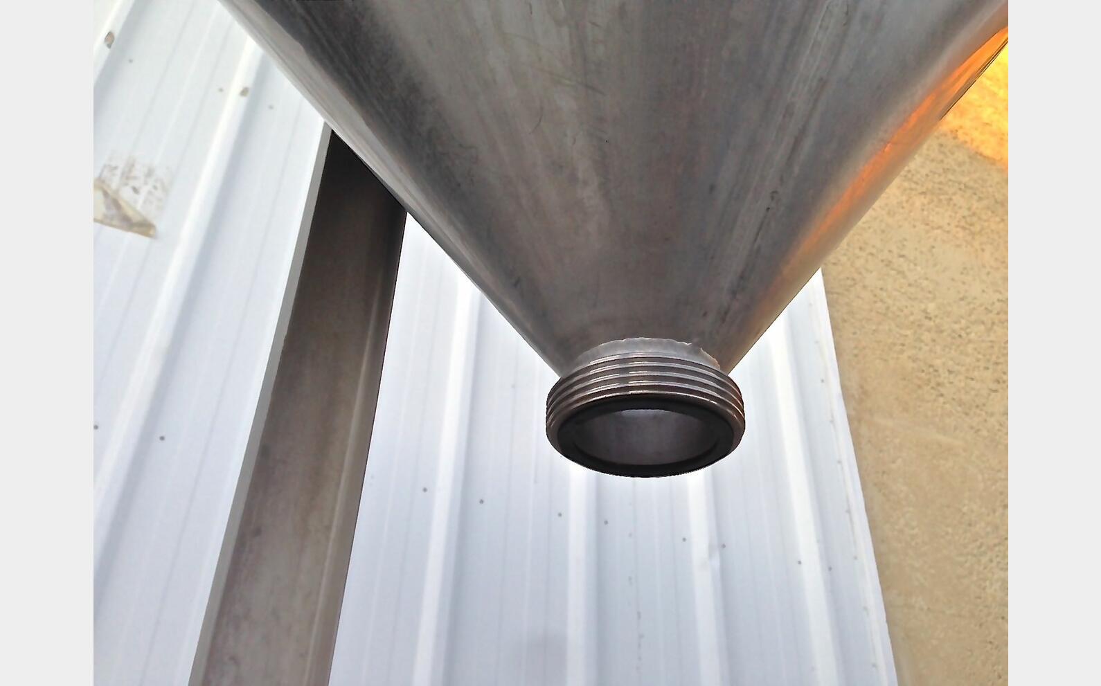 Cuve inox conique ouverte avec grille