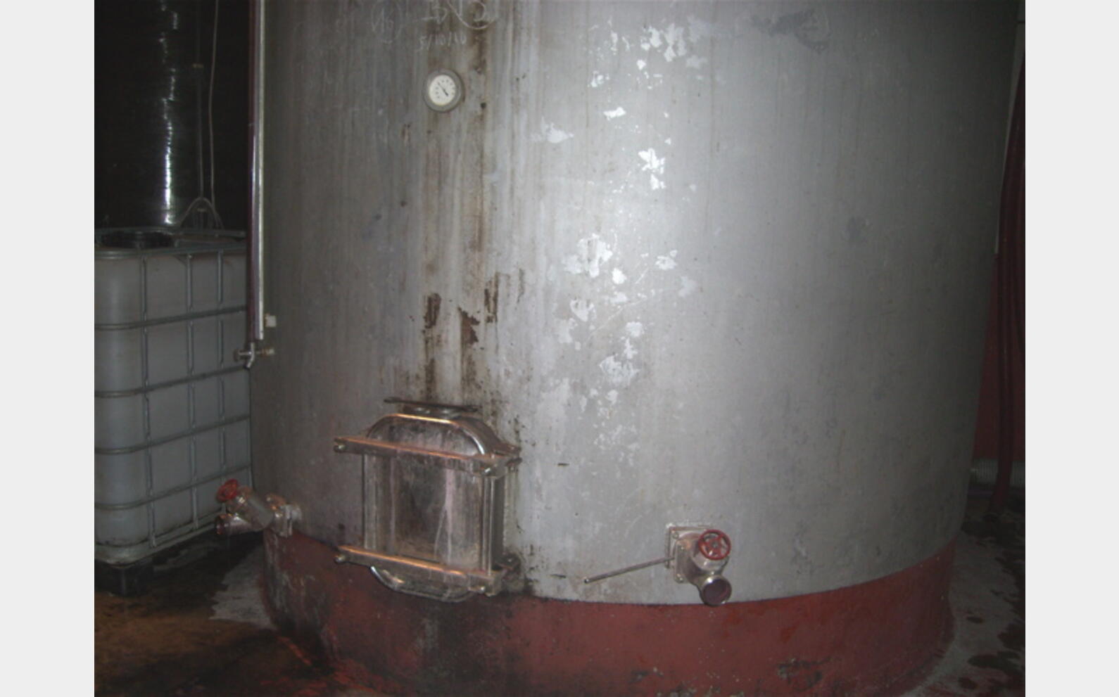 Cuve acier revetu de 370 hls
