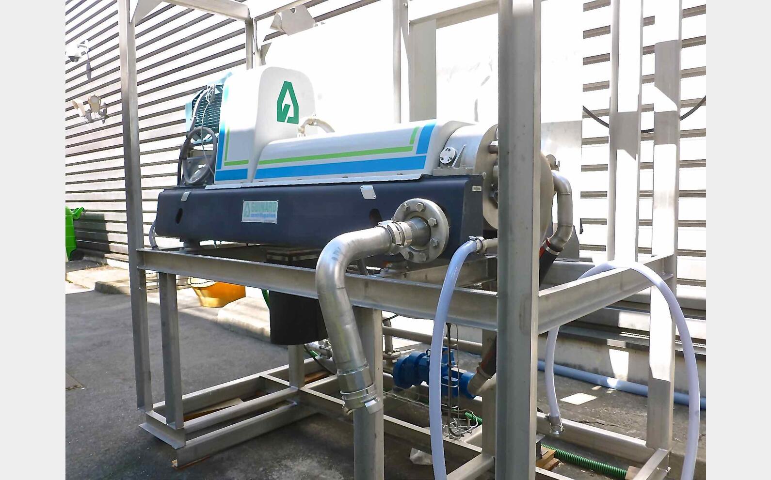 D&eacute;canteuse centrifugeuse sur skid Ann&eacute;e : 1998