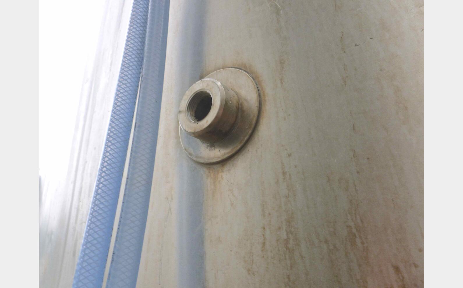 Cuve inox cylindrique verticale