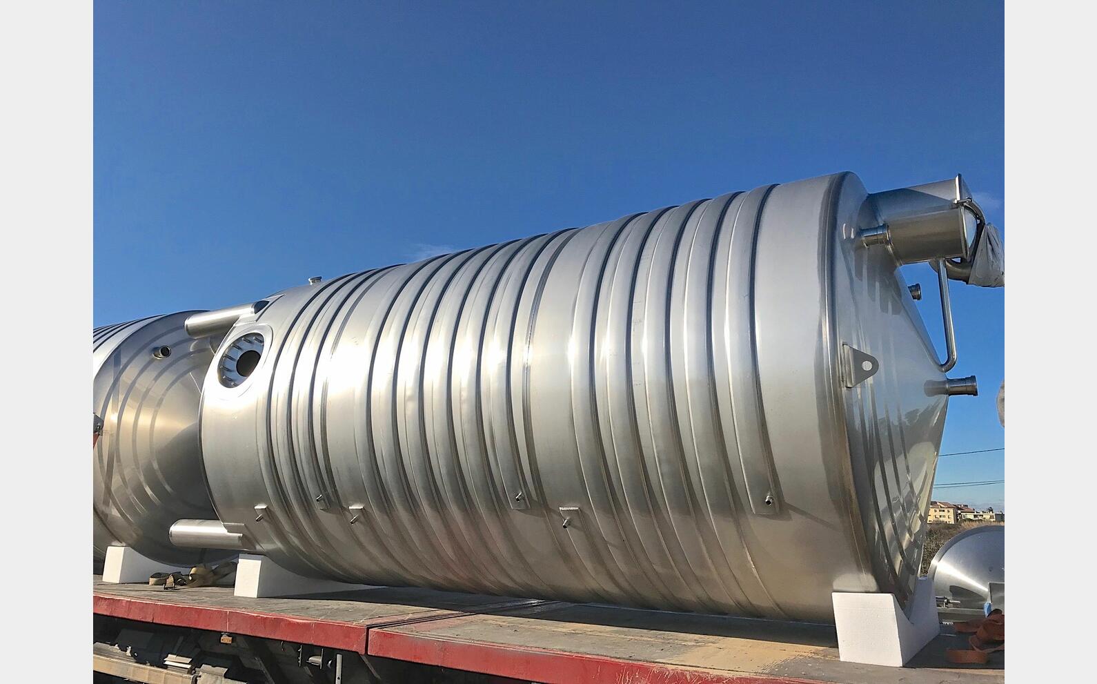 cuve INOX 316L ferm&eacute;e circuit coquill&eacute; MATERIEL NEUF
