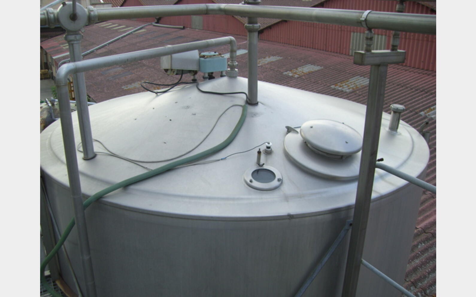 Cuve verticale INOX 304 de 300 hls, occasion
