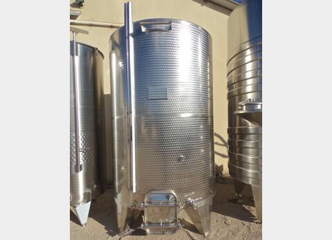 cuve INOX ferm&eacute;e sur pieds de 7000 litres MATERIEL NEUF