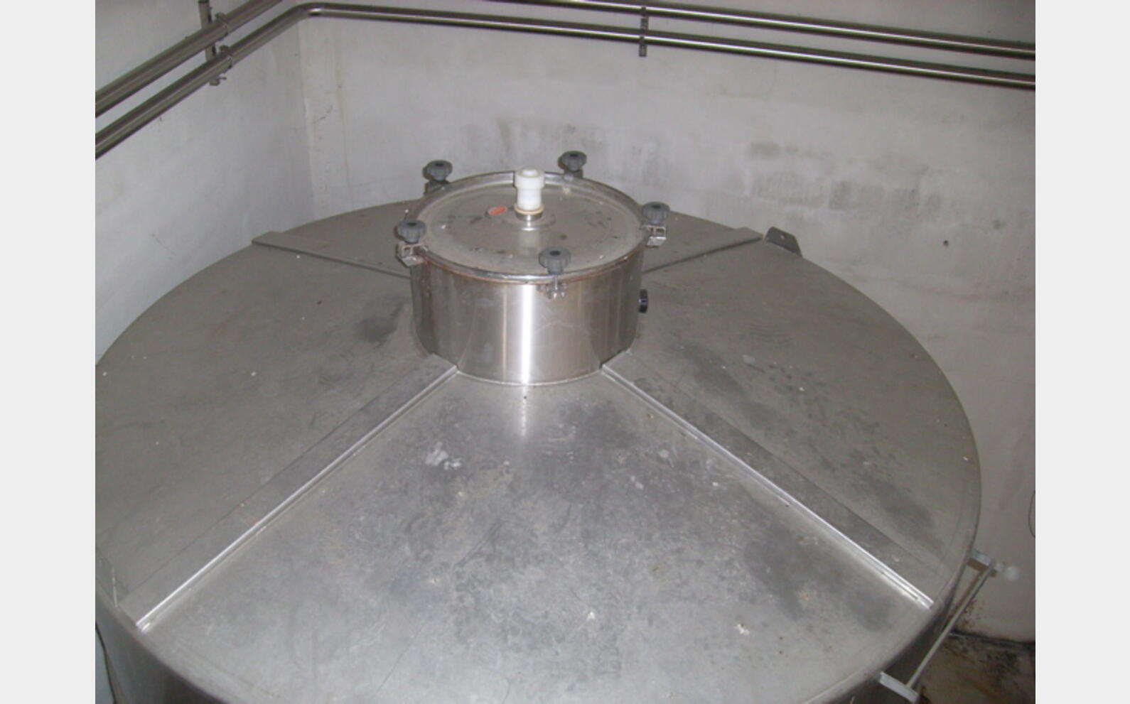 Cuve INOX fond conique sur pieds