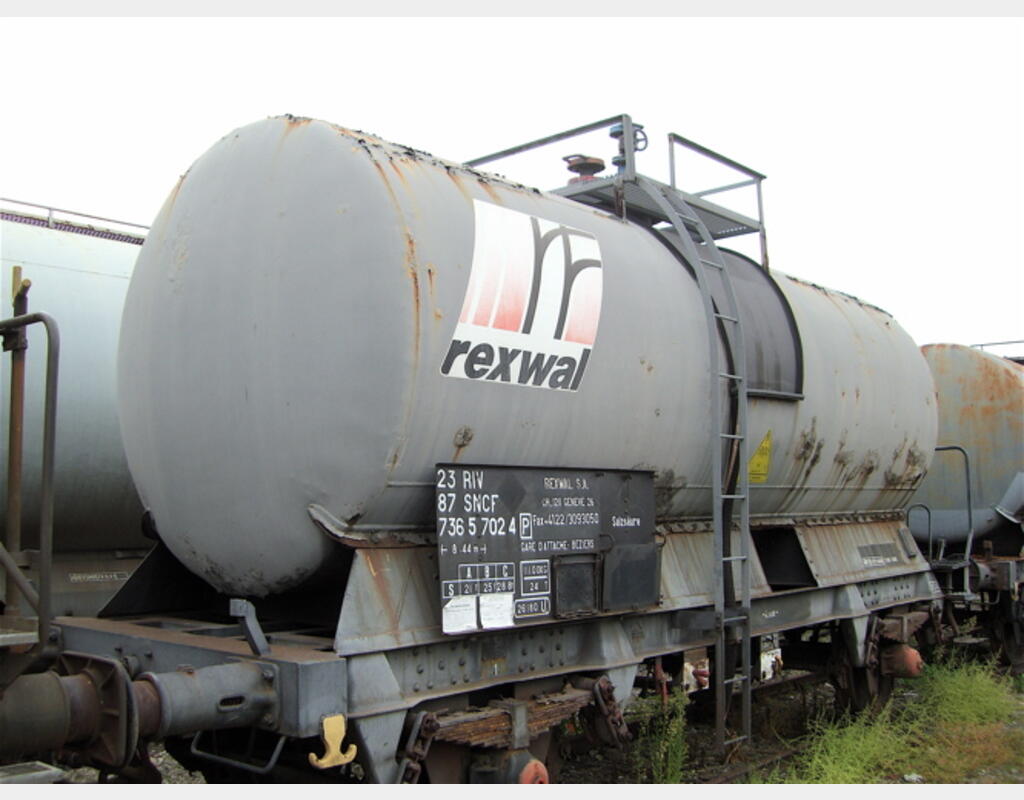 Citerne wagon acier &eacute;bonite de 25m3