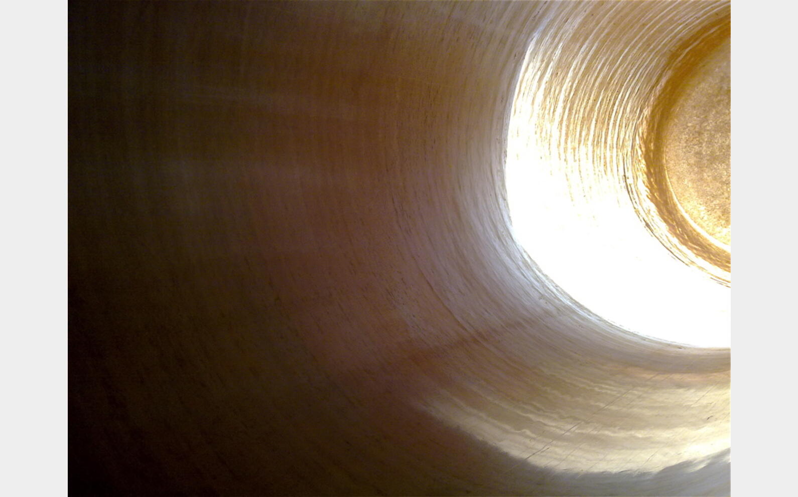 Cuve polyester de 60 000 L Provenance : Vinicole
