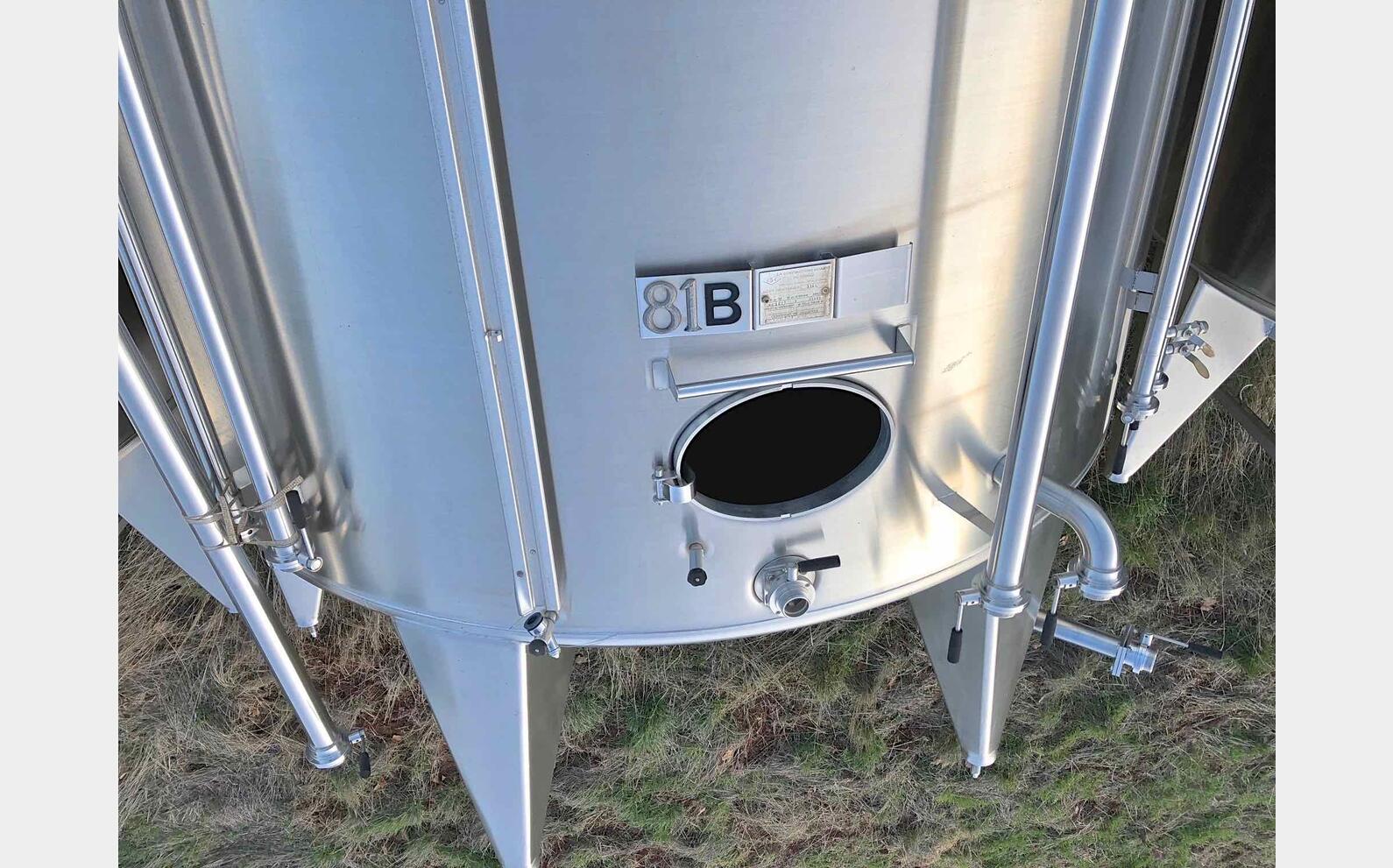 Cuve inox 316L cylindrique verticale Compartiment&eacute;e : 3 x 130 hls