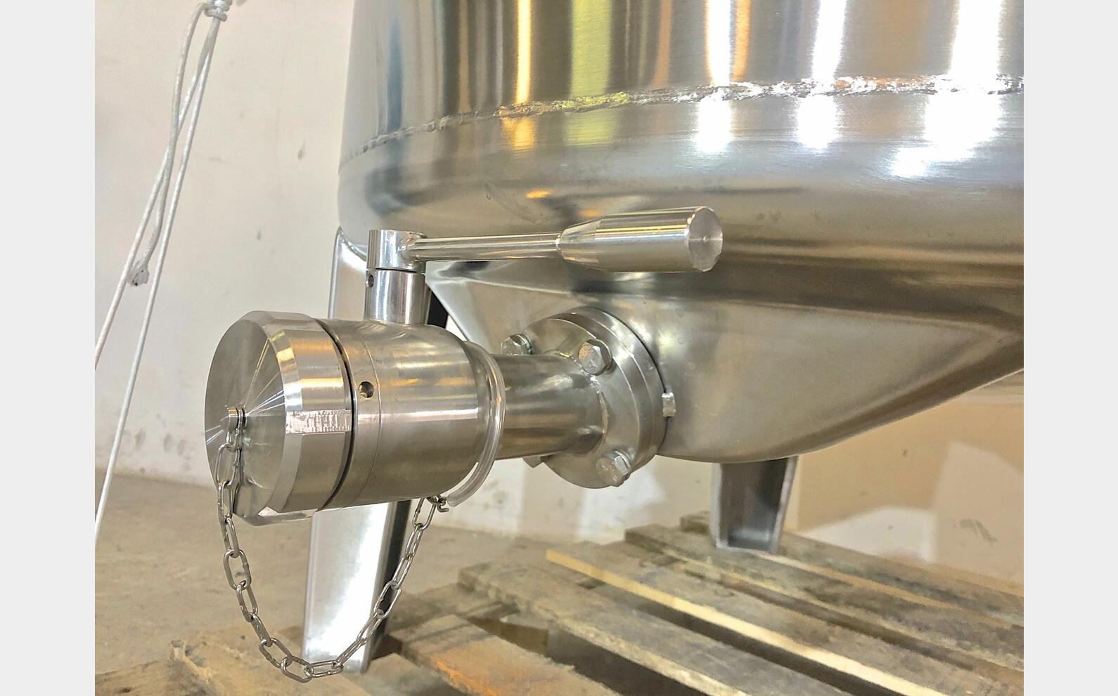 Cuve inox 304 - MTLM750 6.45 HL (645 Litres) ARSILAC