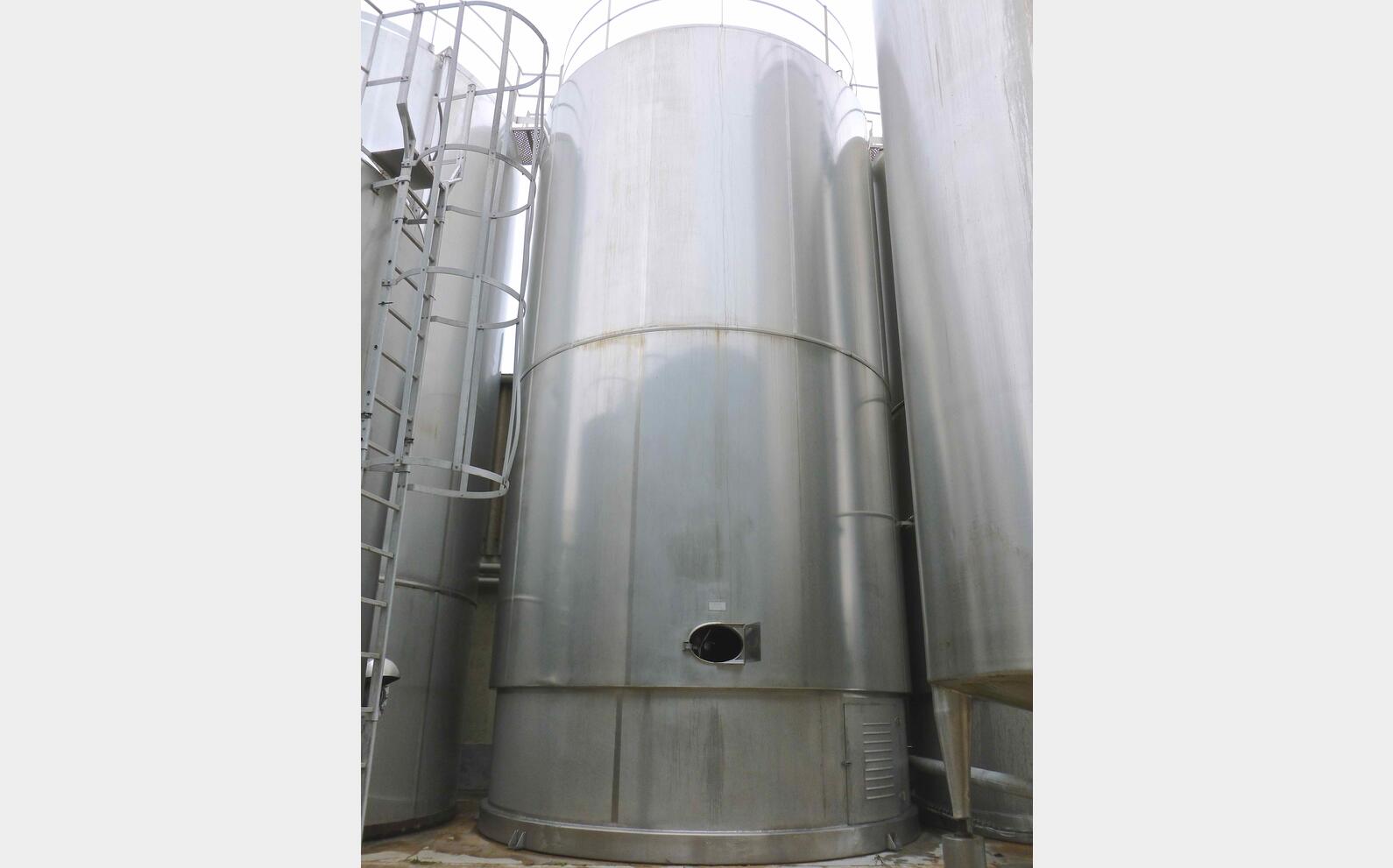 Cuve inox cylindrique verticale