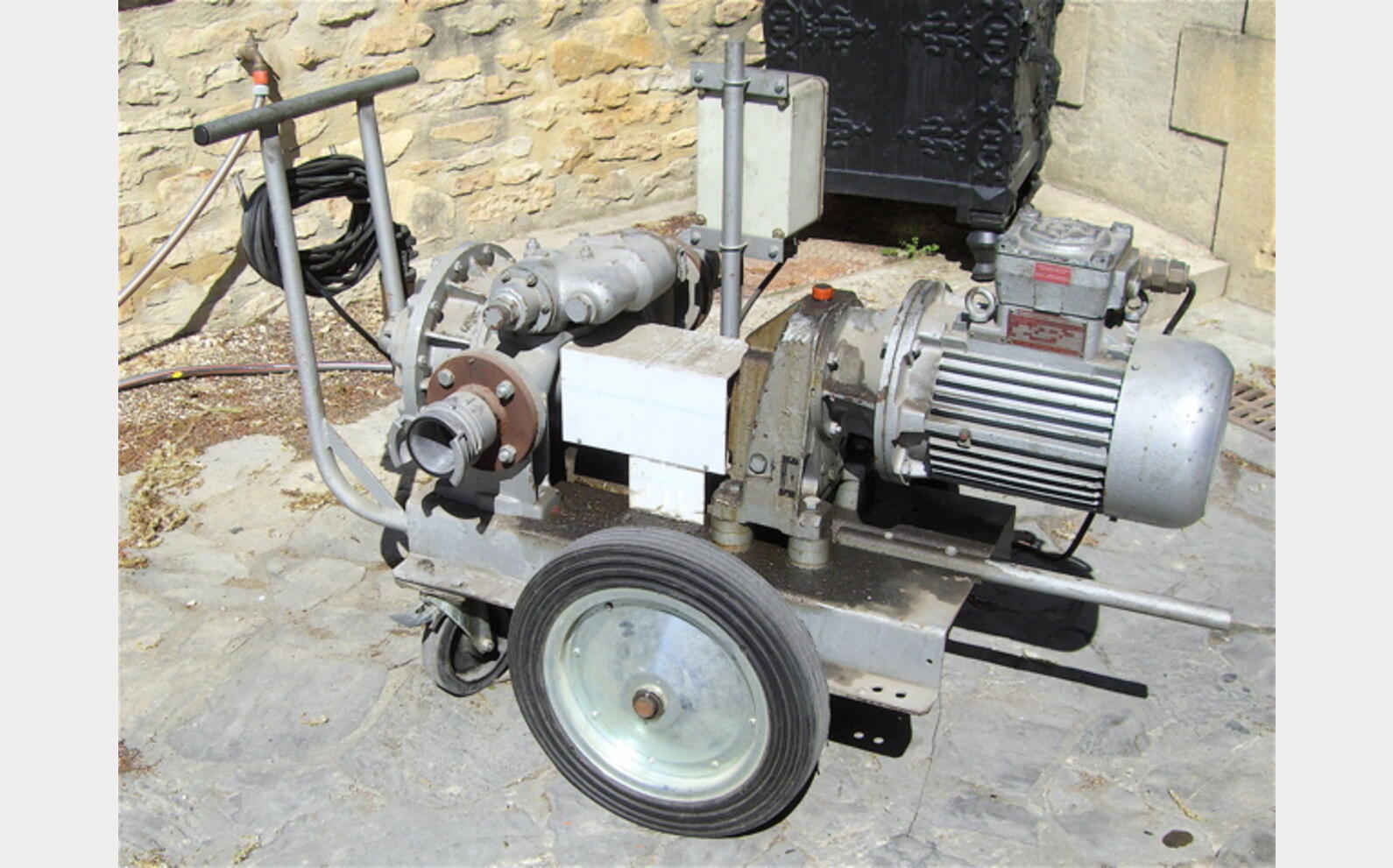 Pompe Mouvex Atex Moteur atex , sur charriot 30 m3/h maximum