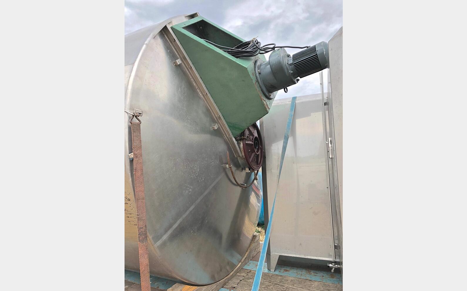 Cuve INOX 316 agit&eacute;e de Volume : 220 hecto (22 000 litres)