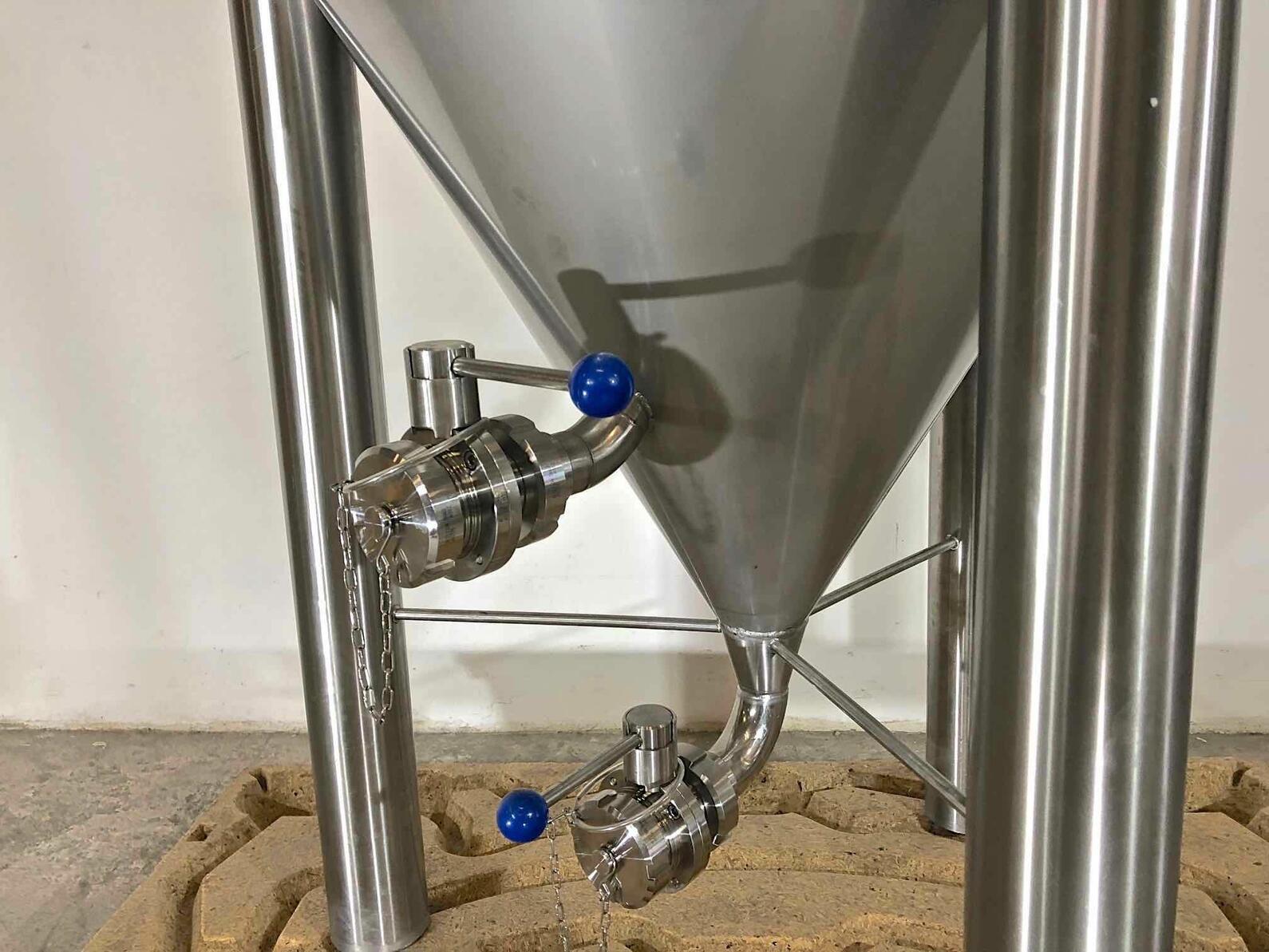 304 stainless steel vat - Closed on feet - Cylindro-conical