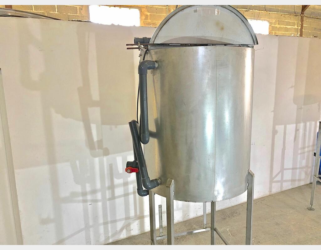 Réacteur en inox 316L avec agitateur - Volume : 600 litres