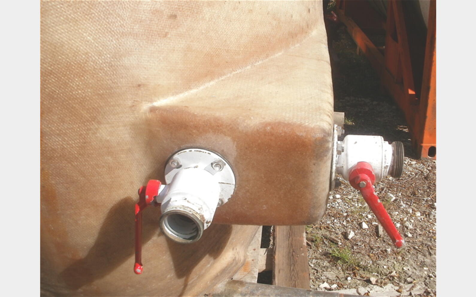Cuve polyester de 100 hls cylindrique