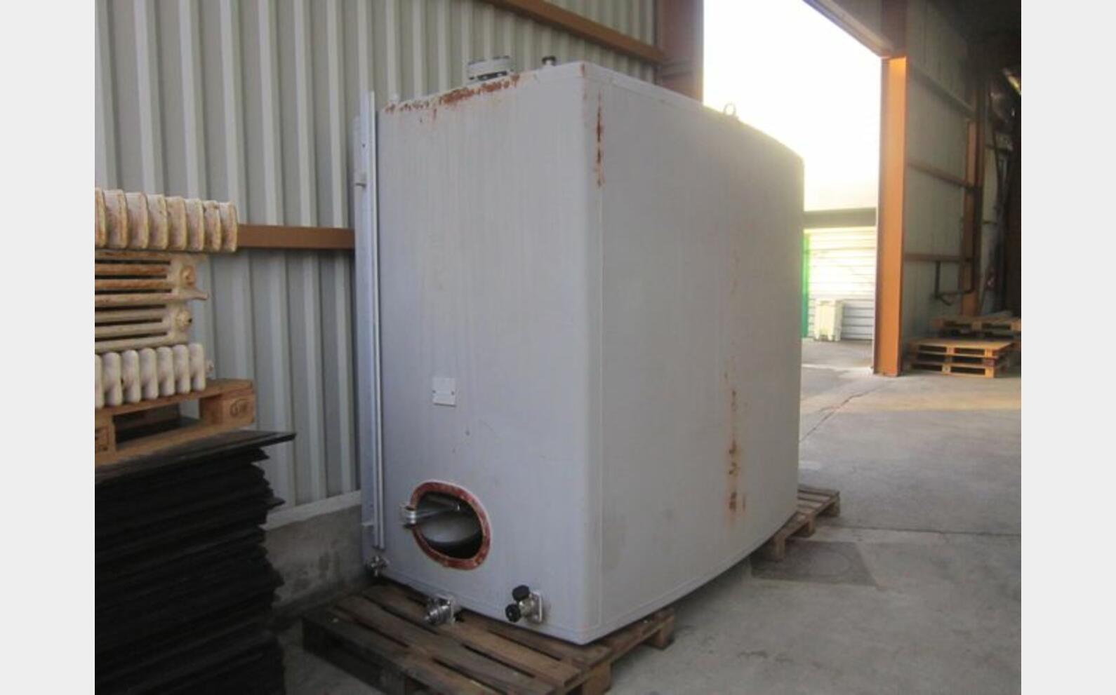 Cuve acier brauthite de 6000 L