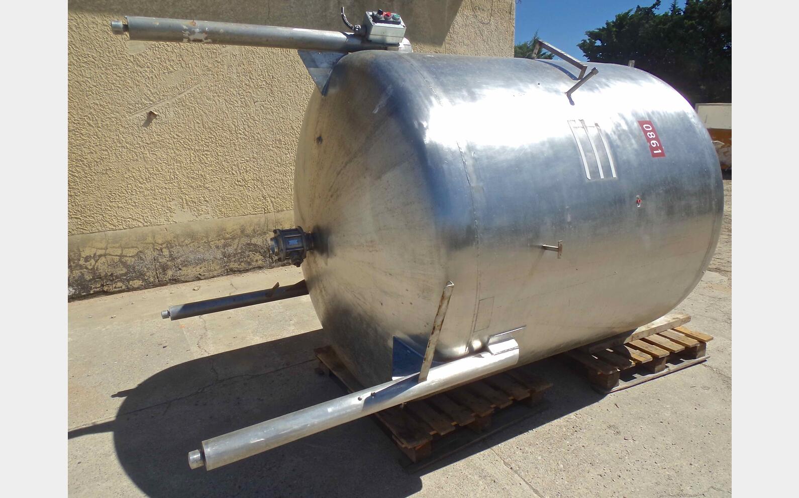 Cuve inox agit&eacute;e