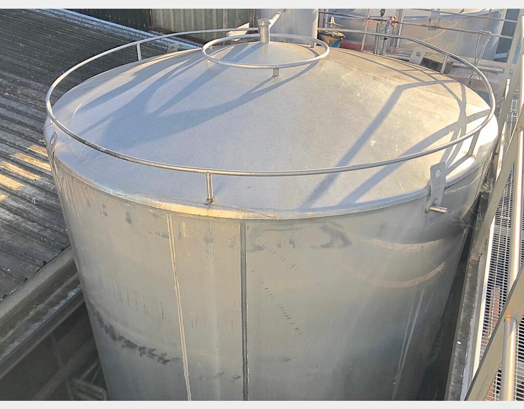 Cuve de stockage inox verticale - Fond cuillère sur jupe de 500 hls