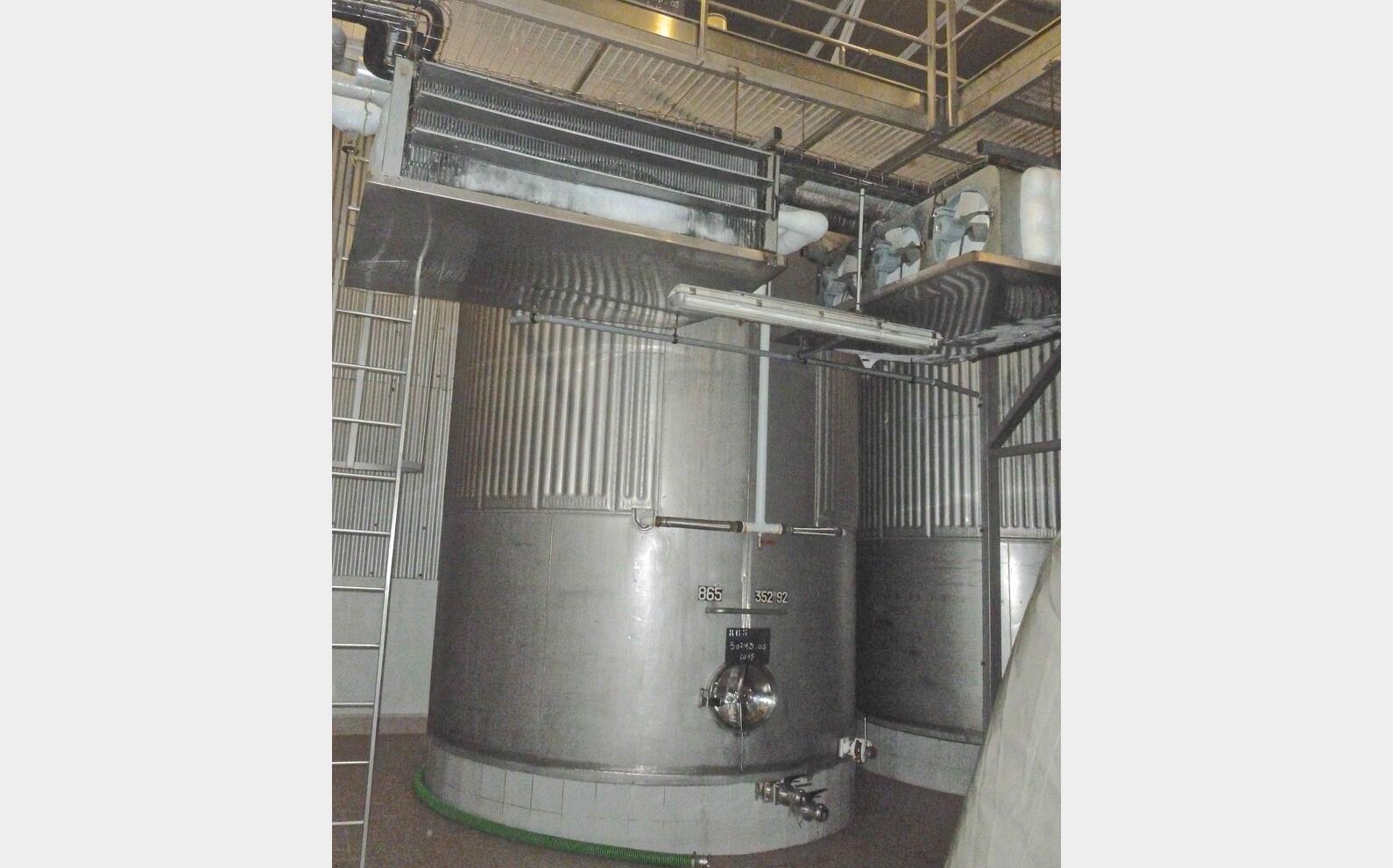 Cuve inox de stockage refroidie Provenance : agroalimentaire (champagne) Marque : ZIEMANN HENGEL