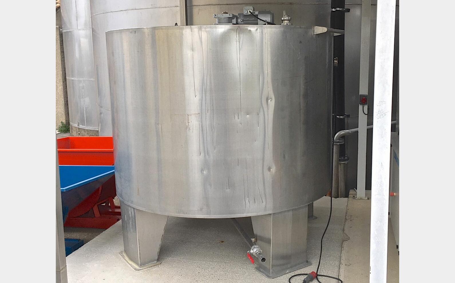 Cuve m&eacute;lange inox