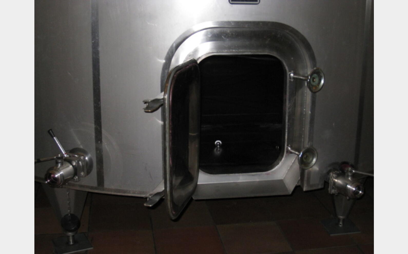 Cuve Inox isol&eacute;e de 210 hls Volume : 210 hecto (21.000 litres)