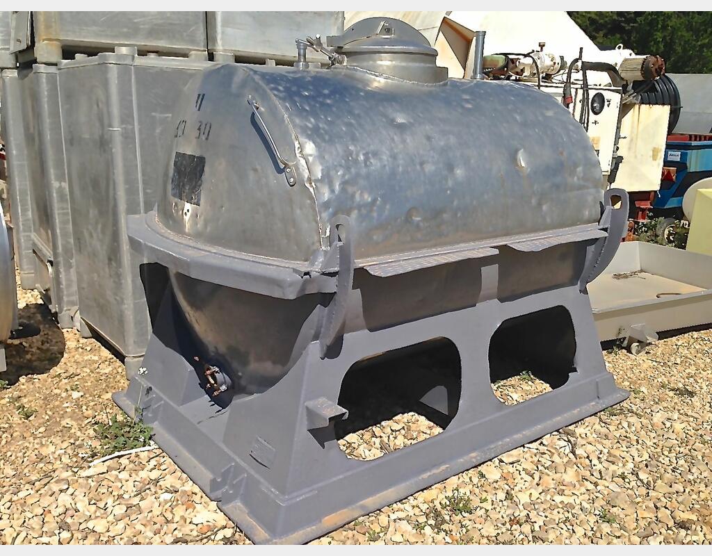 Conteneur inox 3000 litres - Horizontale , isolé sur chassis acier