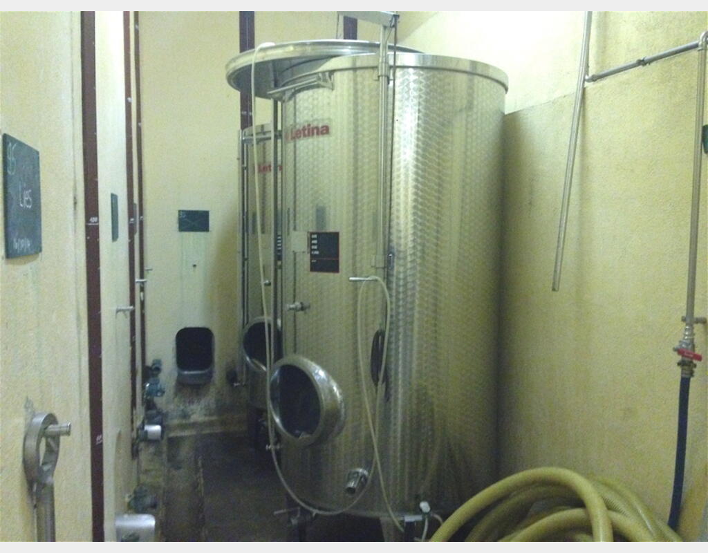 cuve INOX chapeau flottant 2000 litres Ann&eacute;e : 2005 Marque : LETINA