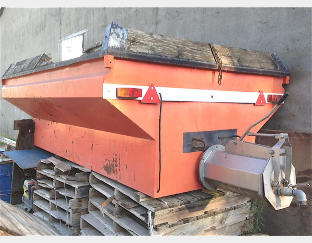 Benne 40 hls - Marque : EGRETIER