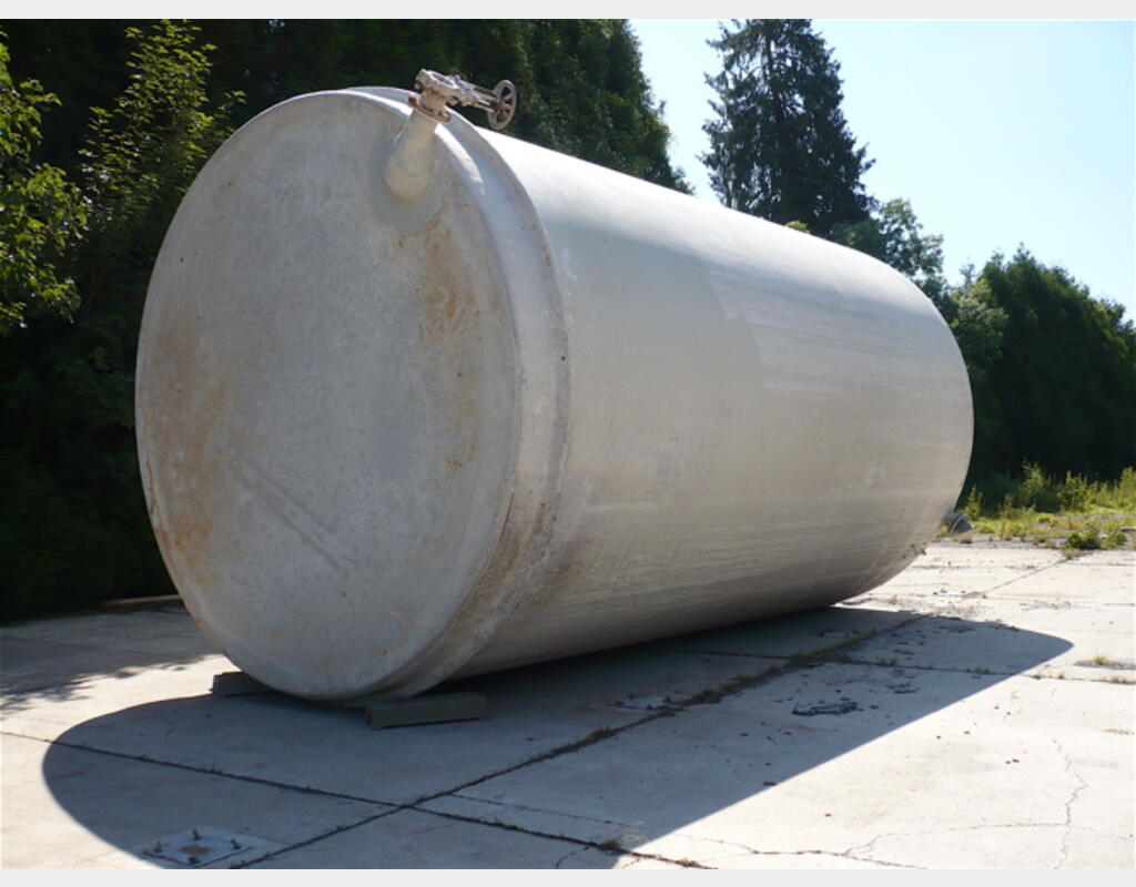 cuve de stockage POLYESTER - cylindrique verticale fond avec pente 2%