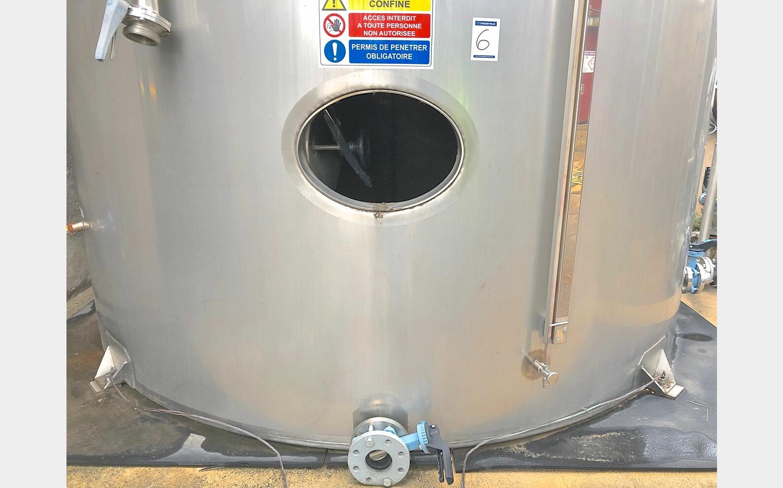 Cuve Inox 304L fond plat sur radier