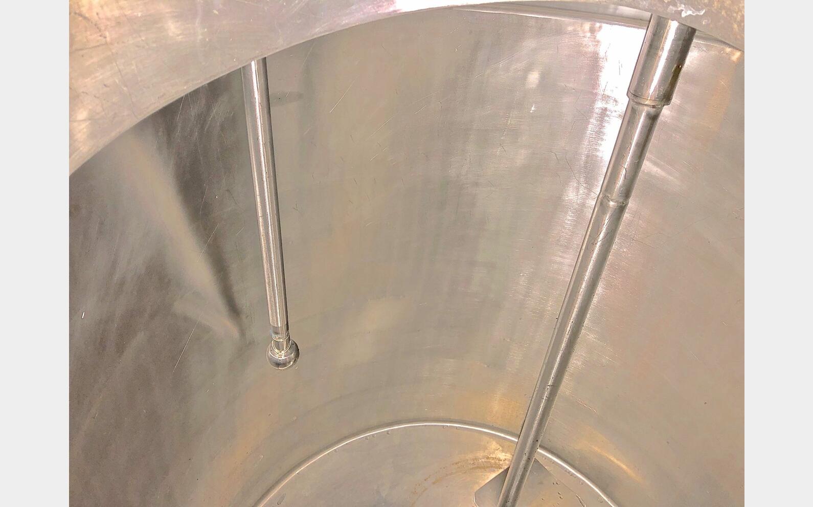 cuve inox agit&eacute;e isol&eacute;e LSDH18 Volume : 1000 litres