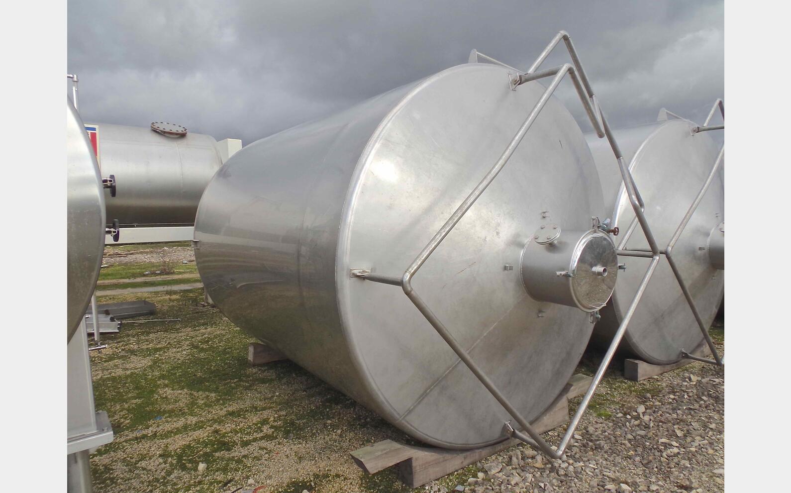 cuve vinification INOX 304 Volume : 23000 litres (230 hecto)