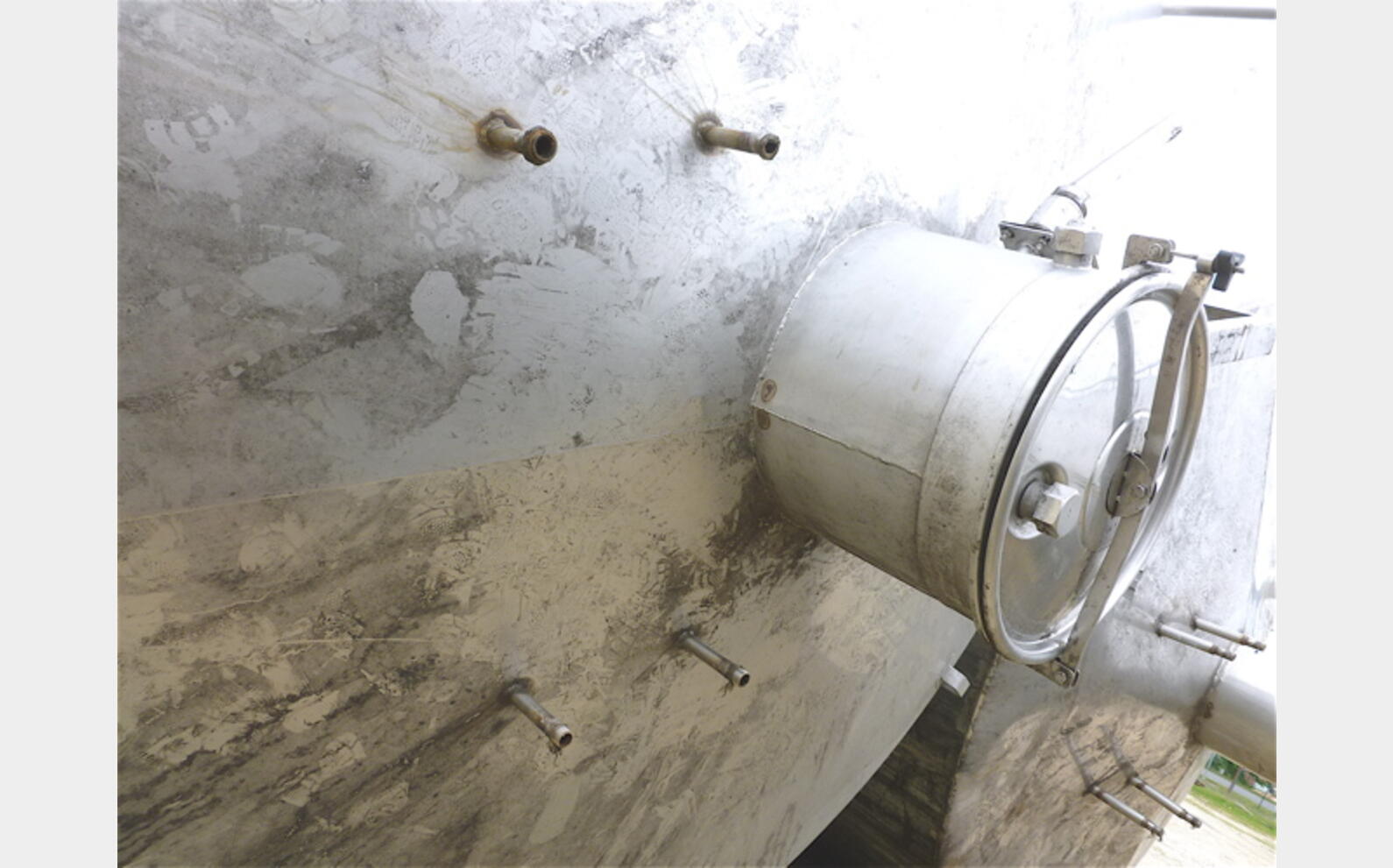 Cuve Inox 304L fond plat sur radier
