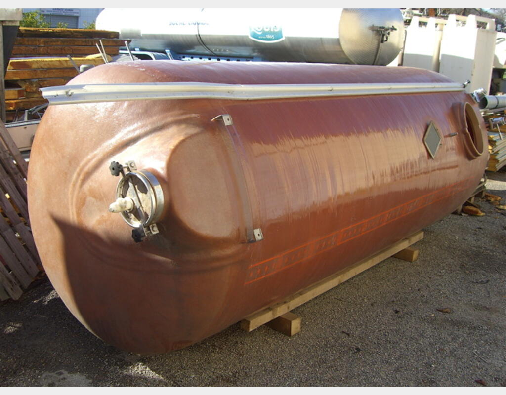 Cuve de stockage en polyester de 70 hls - Verticale fond plat