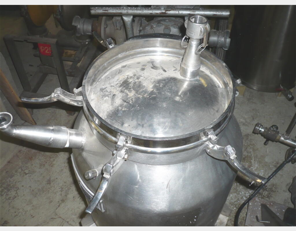 Cuve INOX de stockage - Cylindrique verticale sur 3 pieds