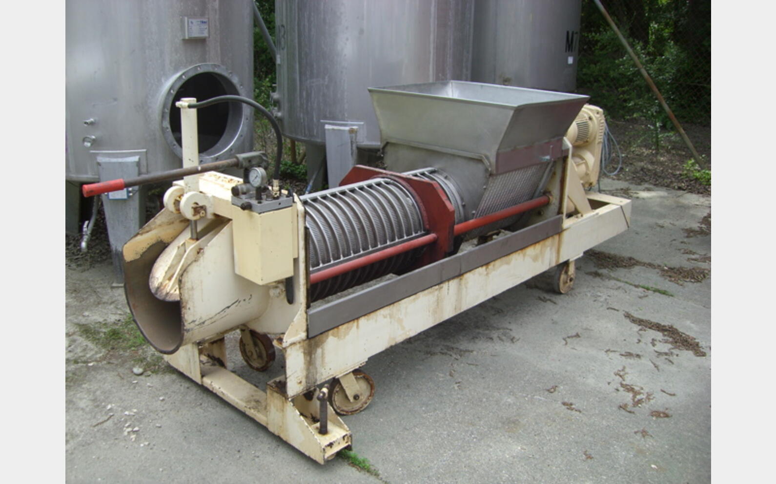 Pressoir continu &agrave; vis Vinicole Mod&egrave;le : PC400