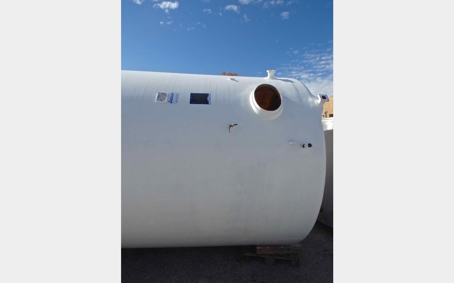 Cuve fibre fond plat Volume : 25 000 litres (250 hls)