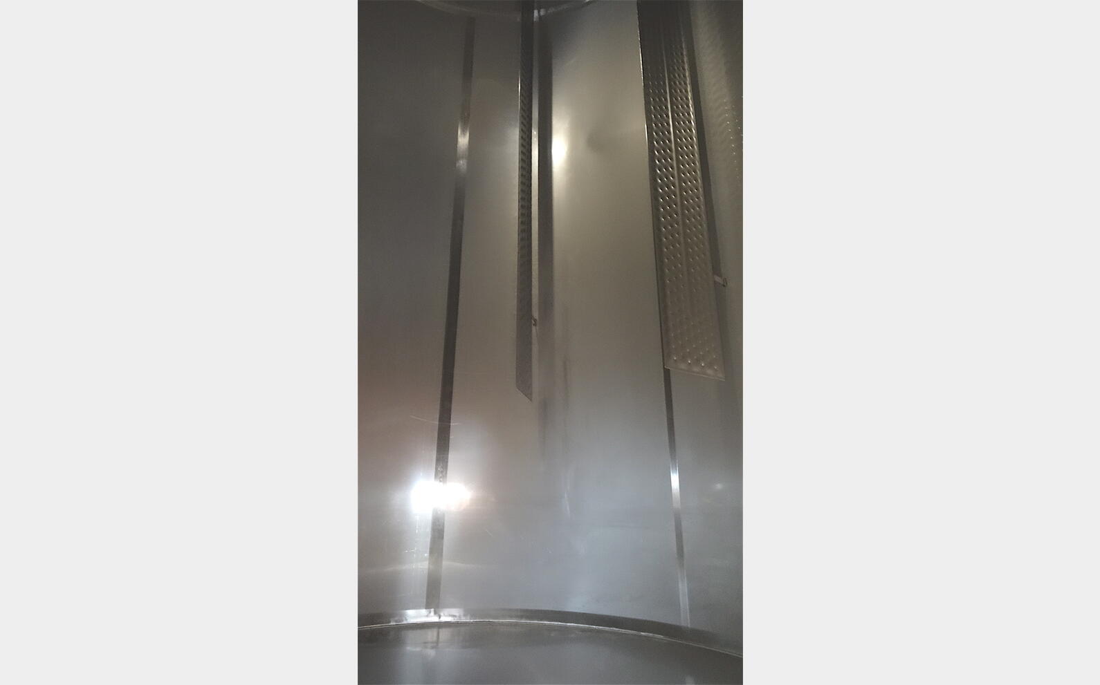 Cuve stockage INOX 316 sur socle Agroalimentaire Marque : PIERRE GUERIN