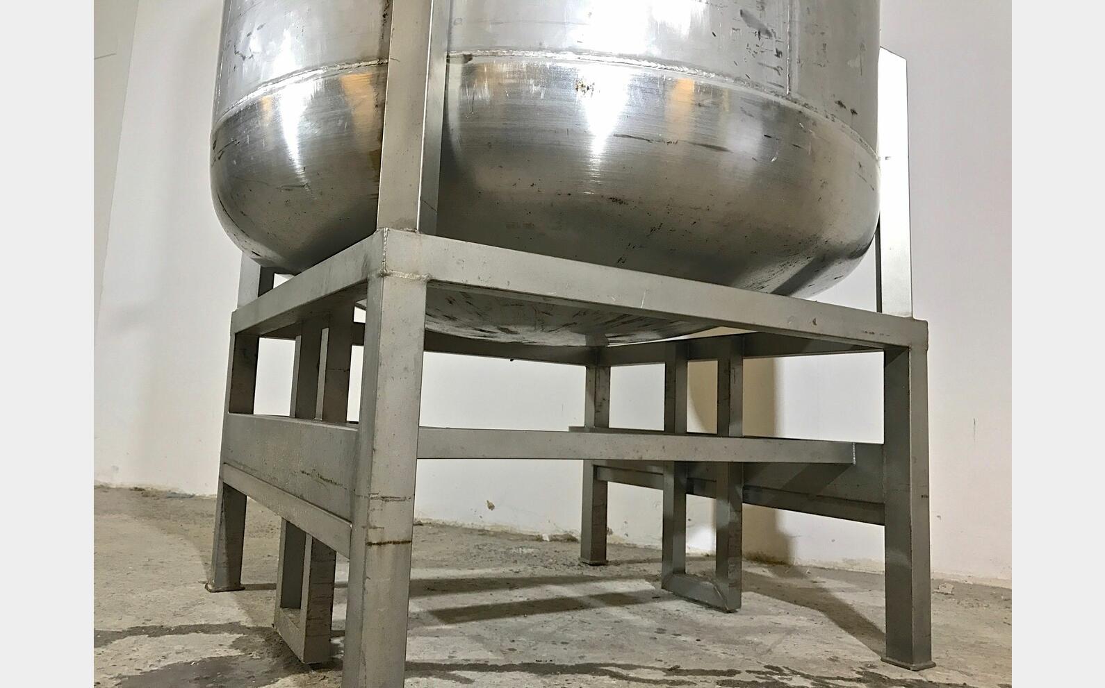 Cuve inox de stockage cylindrique
