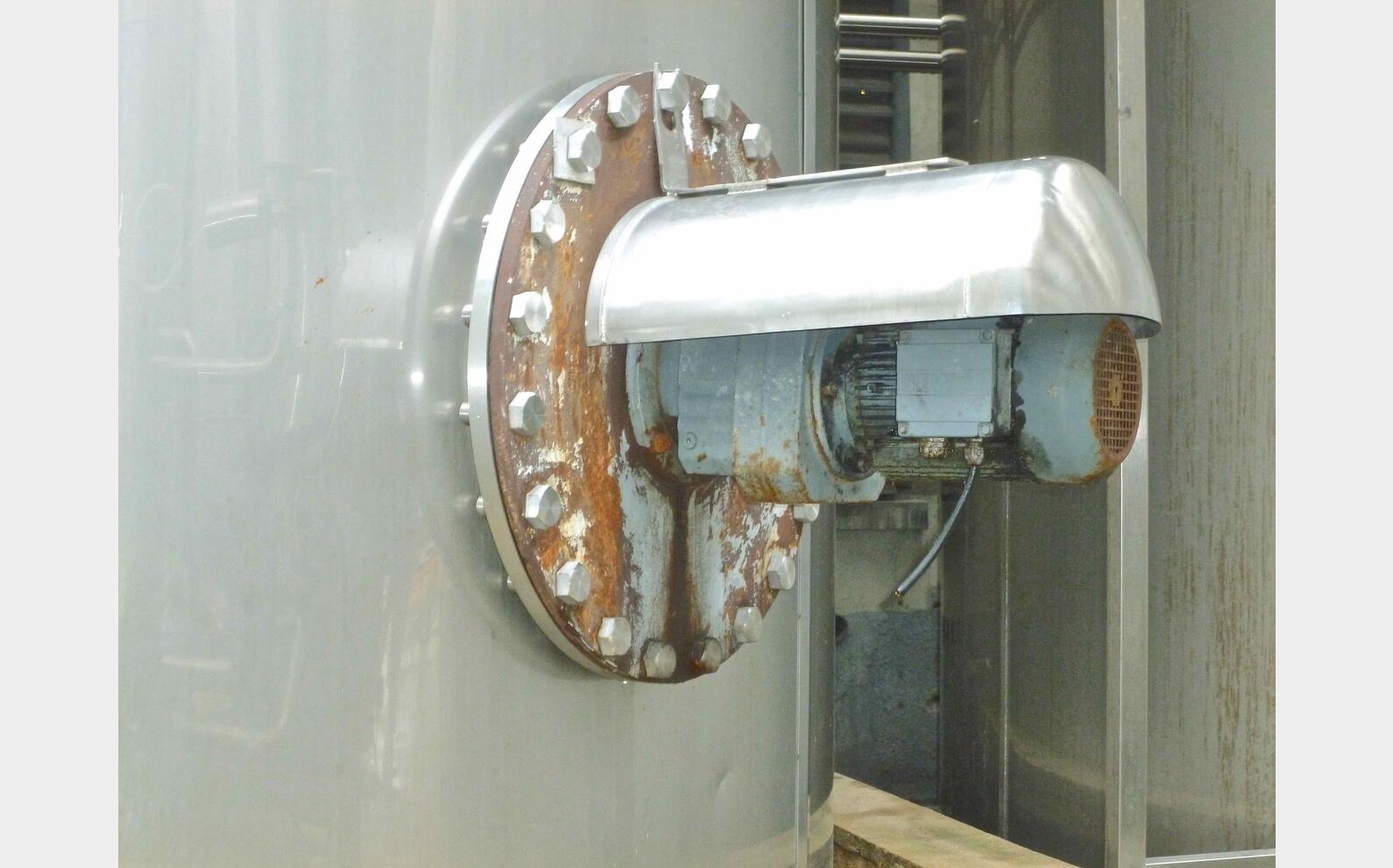 Cuve inox cylindrique verticale