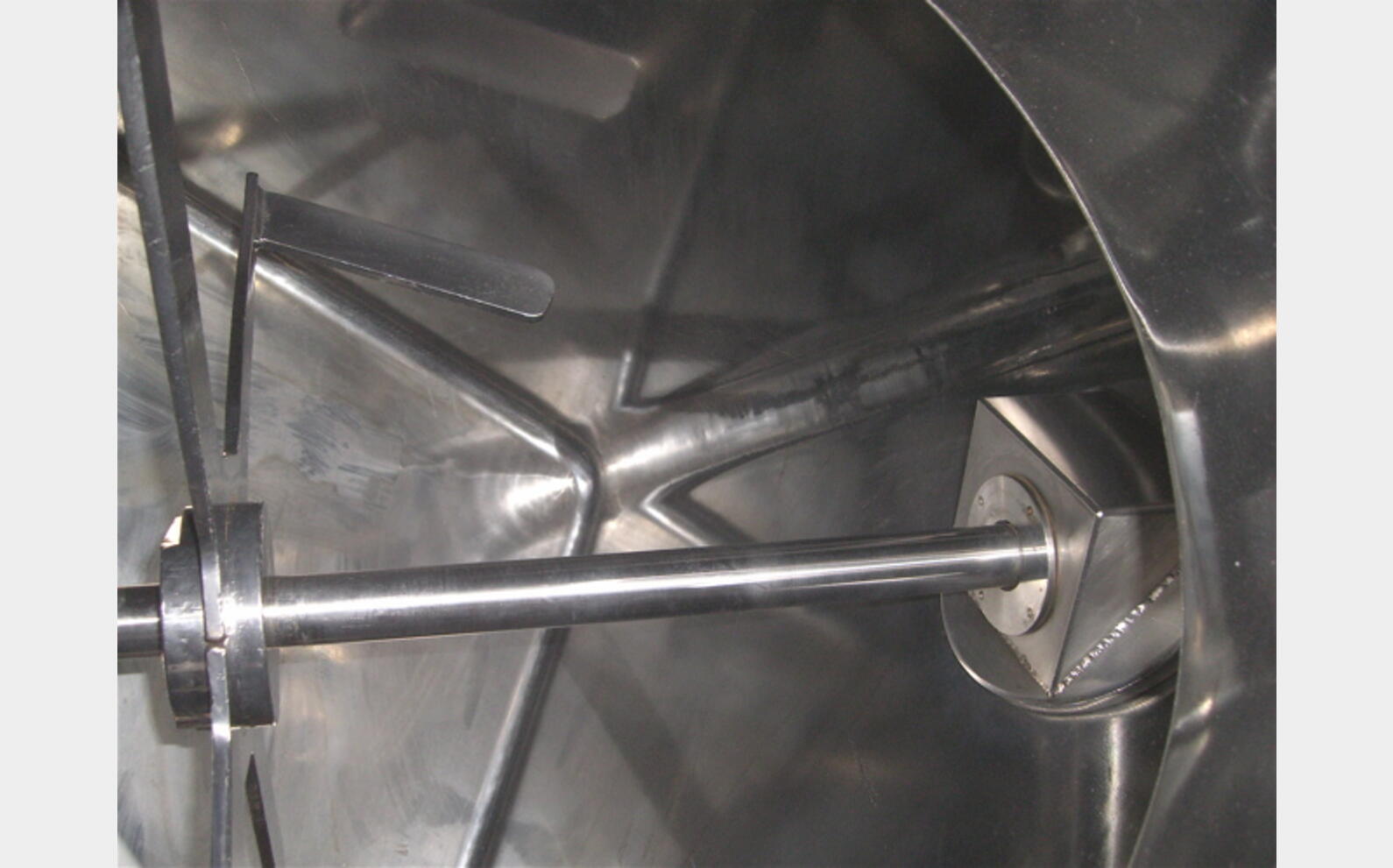 Cuve de m&eacute;lange inox 1000L
