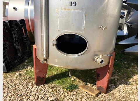 Cuve inox ferm&eacute;e sur pieds