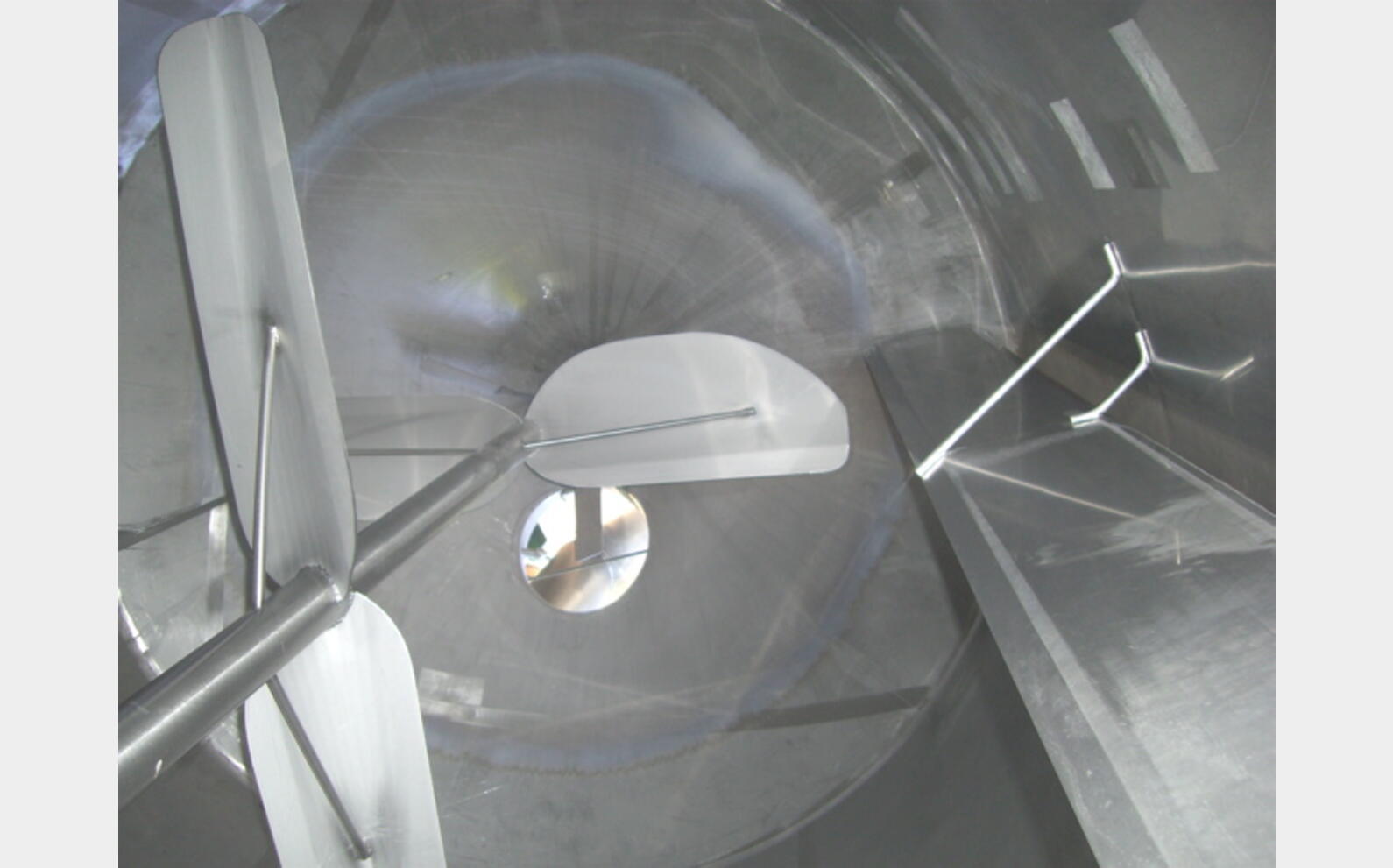 Cuve agit&eacute;e INOX